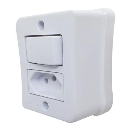 Imagem de Kit 5 Interruptor Simples 1 Tecla + Tomada 10A 2p+t Sobrepor Com Espelho Branco Externo Bivolt 127v e 250v Linha Viena