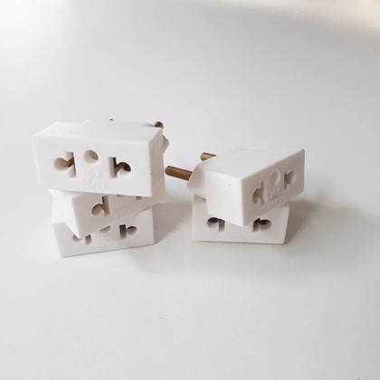 Imagem de Kit 5 UN - Adaptador de Tomada Universal Misto 10A e 20A - Branco