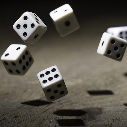 Imagem de Kit 50 Dados Brancos 6 Faces Jogos Rpg 16mm Conjunto Branco Cubo Tabuleiro Banco