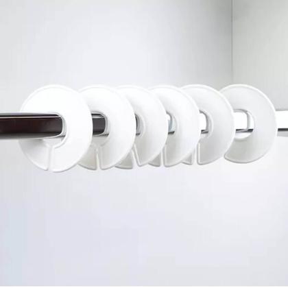 Imagem de Kit 50 Separador e Organizador de Cabides Araras por Tamanho Plaquinha Divisor de Plástico