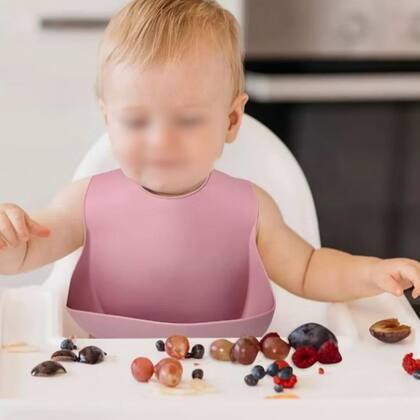 Imagem de Kit 6 Louças Refeição Bebê Silicone Colher Pratinho Babador Infantil Ventosa