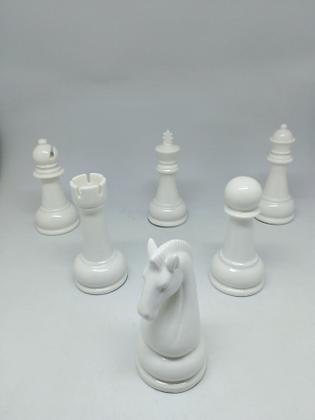 Imagem de kit 6 peças de Enfeite de porcelana de xadrez 12cm