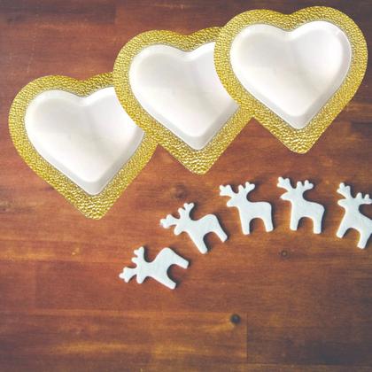 Imagem de Kit 6 Pratos Coração Dourado Acrílico 19cm Festa Luxo