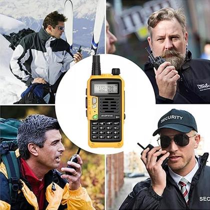 Imagem de Kit 6 Rádios Comunicadores de Longa Distancia Walk Talk Tri-Band Profissionais Com Fones de Ouvido