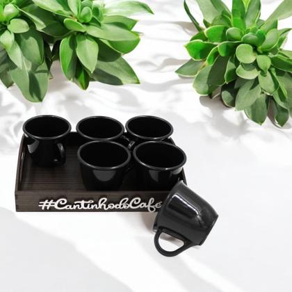 Imagem de Kit 6 Xícaras Acrílica Preta Com Bandeja Cantinho do Café decorada com aplique em alto relevo