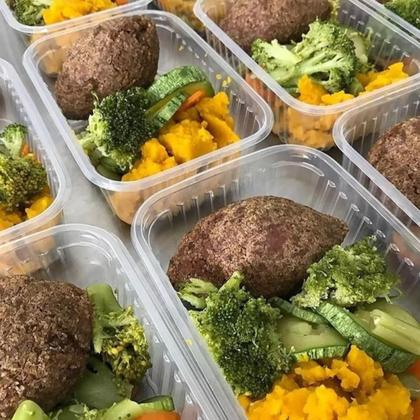 Imagem de Kit 96 Pote Retangular de Plástico 500ml Marmita Fit Bolo no Pote de Sorvete Transparente Com Tampa