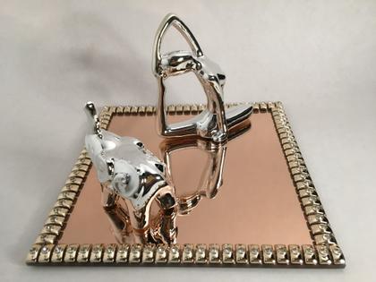 Imagem de Kit Bandeja Quadrada Strass Rosé Gold 20x20cm, Enfeite Dec Yoga Prata e Enfeite Decor Elefante Prata