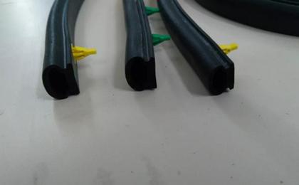 Imagem de Kit. Borracha Capô Mitsubishi Pajero Full Com 3 Pçs 2008...