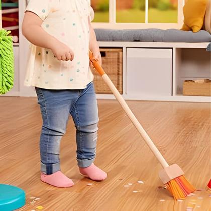 Imagem de Kit brinquedo infantil vassoura e rodo com cabo de madeira