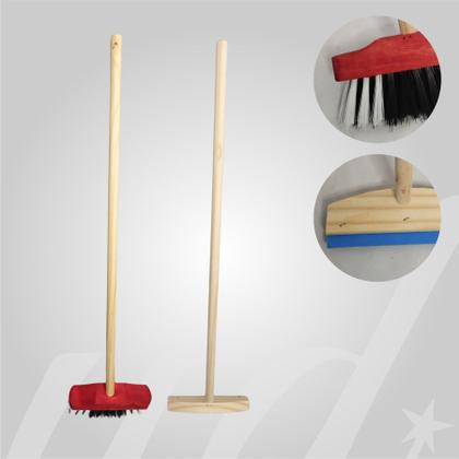 Imagem de Kit brinquedo infantil vassoura e rodo com cabo de madeira