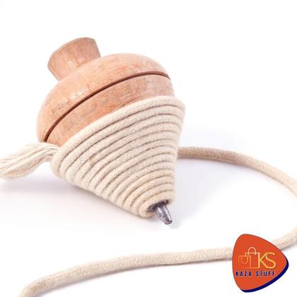 Imagem de Kit Brinquedos 3x1 - Pião, Cubo e jogo de botões