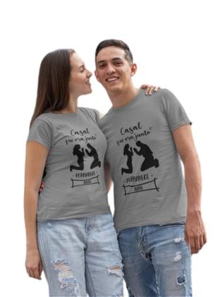 Imagem de Kit Camiseta Personalizada Casal Que Hora Junto Permanece Junto - Tecido 100% Poliéster