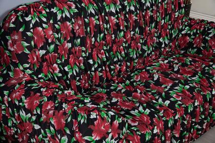 Imagem de Kit Capa De Sofá 2 E 3 Lugares Elasticada Malha Gel Lisa e Estampada Floral Vermelha