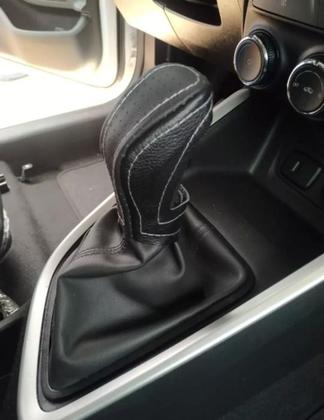 Imagem de Kit Capas Couro Manopla Cambio Manual E Freio E Chave 2 Botões Onix Plus 2020 2021 2022 2023 2024