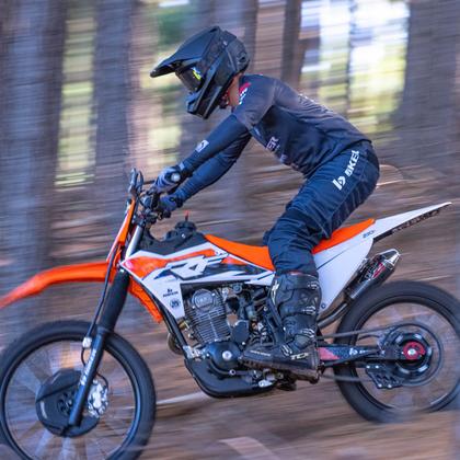 Imagem de Kit Carenagem Biker My23 Crf 230 C/ Adesivos Lançamento 2023