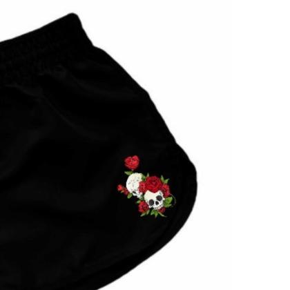 Kit Casal Bermudas Moda Praia Shorts Combinando Estampados - Hyve Imagem de Kit Casal Bermudas Moda Praia Shorts Combinando Estampados