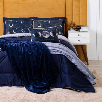 Imagem de Kit Cobre Leito Colcha KING Astros Azul Marinho com Almofada Estampada 06 Peças Dupla Face Percal 300 Fios Toque Macio Acetinado Matelado