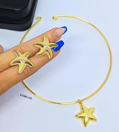 Imagem de Kit Colar e Brincos Choker Elo Aro Fio Rígido Liso com Pingente Estrela do Mar Folheado Ouro Dourado Luxo Moda