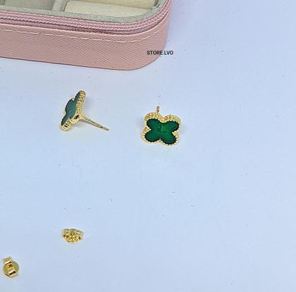 Imagem de Kit Colar e Brincos com Pingente Flor trevo Verde Esmeralda Corrente Elo Português Folheado Ouro Conjunto Par de Brinco