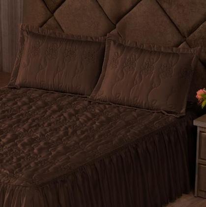 Imagem de Kit Colcha Cobre Leito Casal Padrão 3 peças Requinte Bordado Babado com Porta Travesseiro