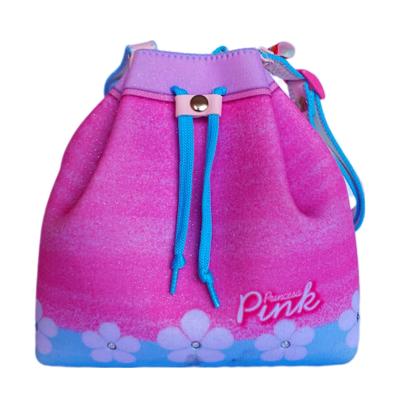 Imagem de Kit com 01 Bolsa e 01 Mochila Infantil Estampa Flores com Strass - Estilo e Diversão!