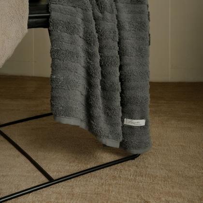 Imagem de Kit Com 04 Toalha de Banho Grande e Grossa - Loft - Branca - 72x140cm- (Volume extra) LMpeter