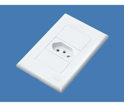 Imagem de Kit Com 10 Tomadas Padrão 2p+T 20A Com Placa Evidence - Fame