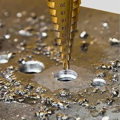 Imagem de Kit Com 2 Brocas Escalonadas 4-12 mm E 4-20 mm Titânio Ótima