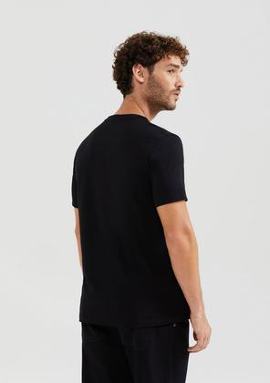 Imagem de Kit Com 3 Camisetas Masculinas Básicas Slim Gola V