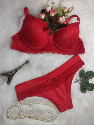 Imagem de Kit com 3 Conjuntos de Lingerie Sutiã com Bojo  e Calcinha Tamanho P