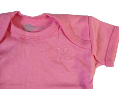 Imagem de Kit com 3 Peças do Body Liso e Bordado Manga Curta Algodão. O bebê mais lindo e bem fresquinho neste calor. Bordado e cores deixam o bebê uma fofura