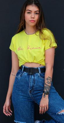 Imagem de KIT com 4 Camisetas femininas estampas e cores variadas.