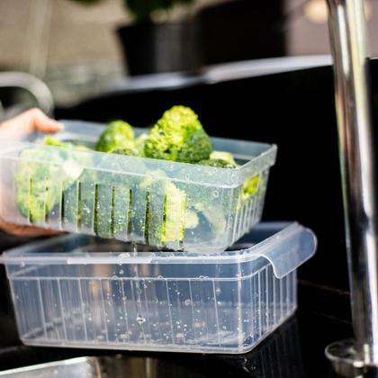 Imagem de Kit com 4 Potes Escorredor Organizadores de Geladeira com Tampa para Frutas Legumes e Verduras