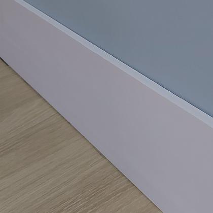 Imagem de Kit com 5 Barras de Rodapé de Poliestireno Liso - Branco - 12cm de altura  (12x1x240cm)