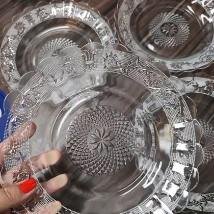 Imagem de Kit Conjunto 4 Pratos Fundo Vidro Transparente Redondo Decorativo Egípcio Cozinha Restaurante Almoço Jantar Festa Evento Mesa Posta Decoração