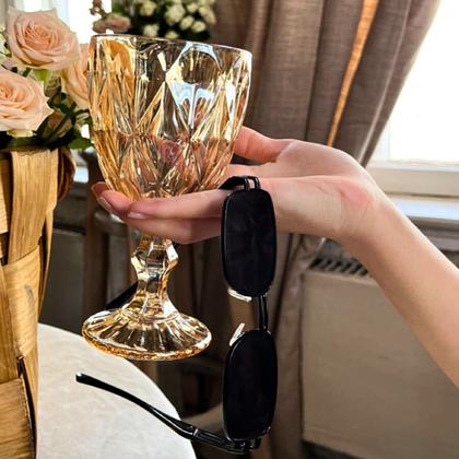 Imagem de Kit Conjunto 6 Taças Copo Vidro 325ml Diamond Gold Dourado Dia das Mães Aniversário Casamento Natal Fim de Ano Festa Evento Mesa Posta Café da Manhã