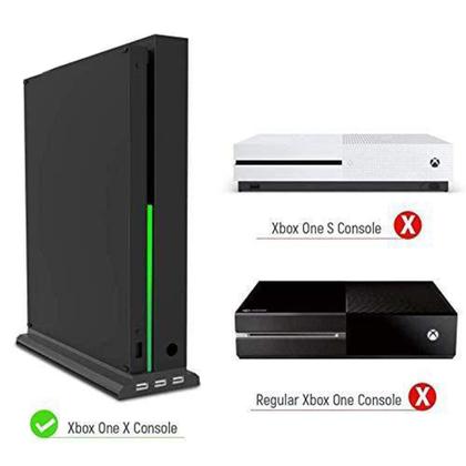 Imagem de Kit de Acessorios 4 em 1 Suporte Base Vertical Carregador Cooler Porta Jogos 2 Baterias Dock Xbox One X