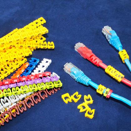 Imagem de Kit de Anilhas para identificação de cabos com Letras (520 Peças)