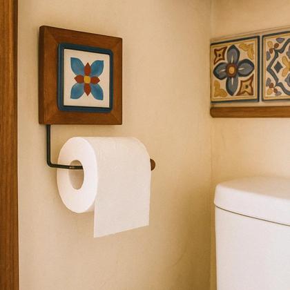 Imagem de Kit de Banheiro Artesanal com Ladrilho Hidráulico 3 Peças em Madeira Maciça e Ferro