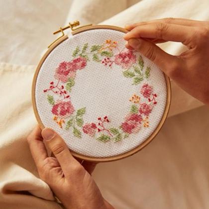 Imagem de Kit de Bordado Fragância de Rosas - DMC Mindful Making