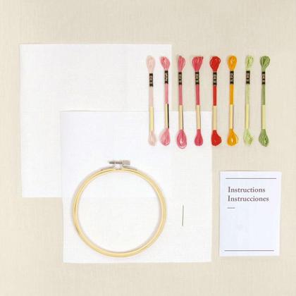 Imagem de Kit de Bordado Fragância de Rosas - DMC Mindful Making