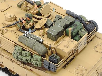 Imagem de Kit de modelos Tamiya Models M1A2 Abrams em escala 1/35 com figuras