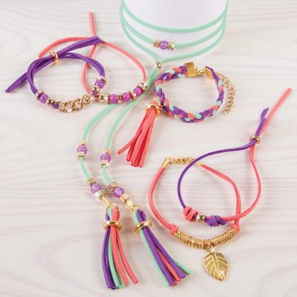 Imagem de Kit de pulseira Make It Real Gold-Link Suede para crianças a partir de 8 anos