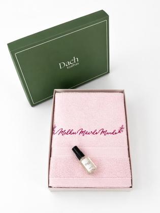 Imagem de Kit Dia das Mães com 2 Toalhas Quebec Personalizadas Caixa de Presente e Vela Aroma Chocolate  Banho e Rosto 100 Algodão 500 Gramatura