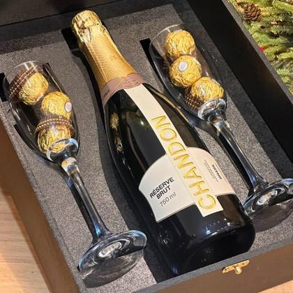 Imagem de Kit Espumante Chandon 750Ml Presente 2 Taças Ferrero Rocher