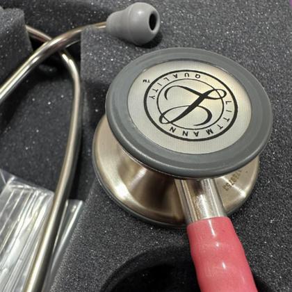 Imagem de Kit Estetoscópio Littmann + Esfigmo + Case - Cores Variadas