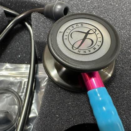 Imagem de Kit Estetoscópio Littmann + Esfigmo + Case - Cores Variadas