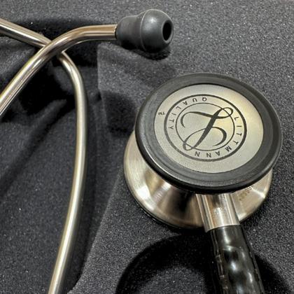 Imagem de Kit Estetoscópio Littmann + Esfigmo + Case - Cores Variadas