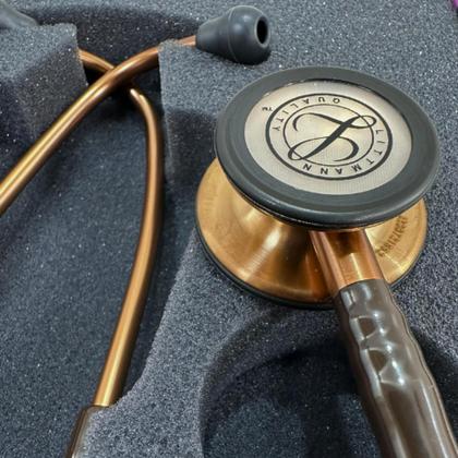 Imagem de Kit Estetoscópio Littmann + Esfigmo + Case - Cores Variadas