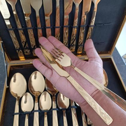 Imagem de Kit Faqueiro Talheres Com Maleta 24 Peças Em Inox C/ Dourado